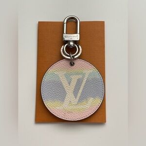 💃 LOUIS VUITTON 2020 Escale Pastel Monogram Canvas Key Holder Bag Charm